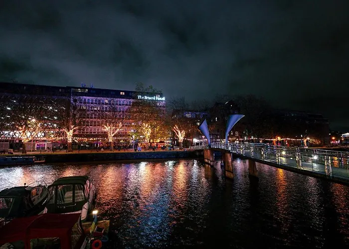 Top Hotels Along Bristol's Scenic Harbourside